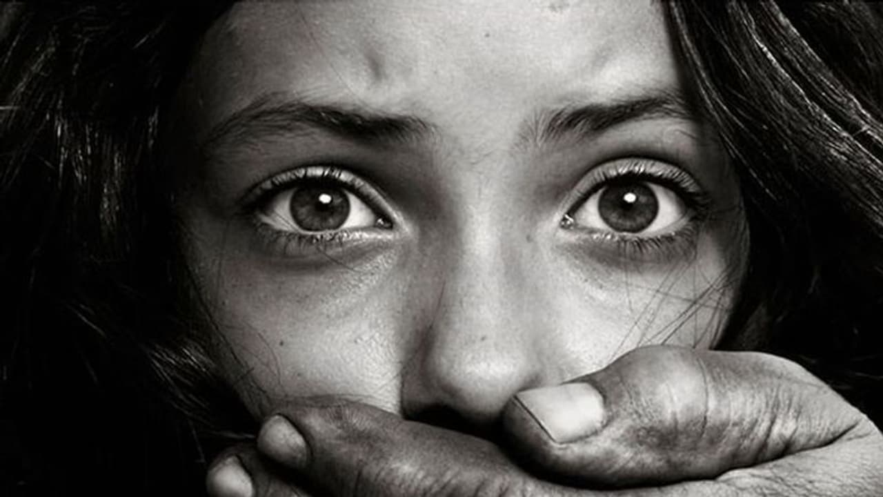 16 வயது சிறுமிகள்.. பண ஆசை காட்டி கடத்திய வாலிபர்கள்.. சுற்றி வளைத்த காவல்துறை!!