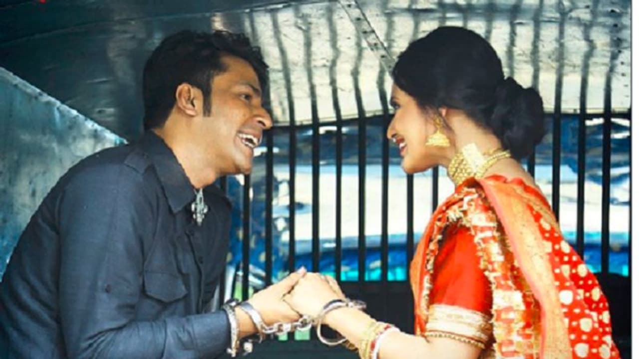 ব্যক্তিগত জীবন নিয়ে চর্চা! সংবাদ মাধ্যমকে কটাক্ষ করে খোলা চিঠি অনির্বাণের ব্যক্তিগত জীবন নিয়ে চর্চা! সংবাদ মাধ্যমকে কটাক্ষ করে খোলা চিঠি অনির্বাণের