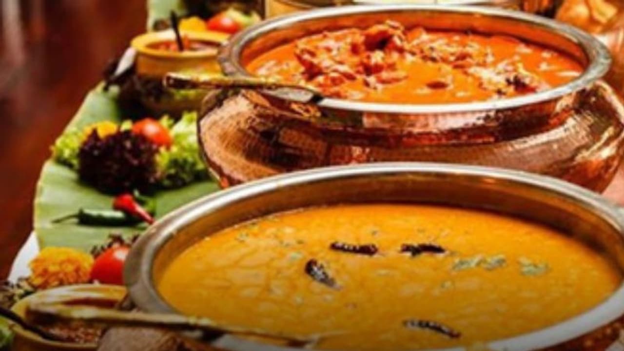 ಮದುವೆಯೂಟ ಸೇವನೆ : 1 ಸಾವು, 53 ಜನ ಅಸ್ವಸ್ಥ ಮದುವೆಯೂಟ ಸೇವನೆ : 1 ಸಾವು, 53 ಜನ ಅಸ್ವಸ್ಥ