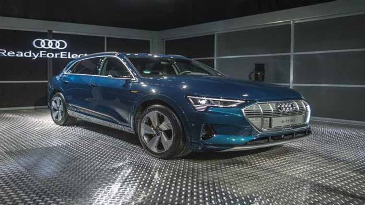 ఒకసారి చార్జింగ్ చేస్తే 400కి.మీ ప్రయాణం.. ఇదీ ఆడి ఈ ట్రాన్ స్పెషాలిటీ