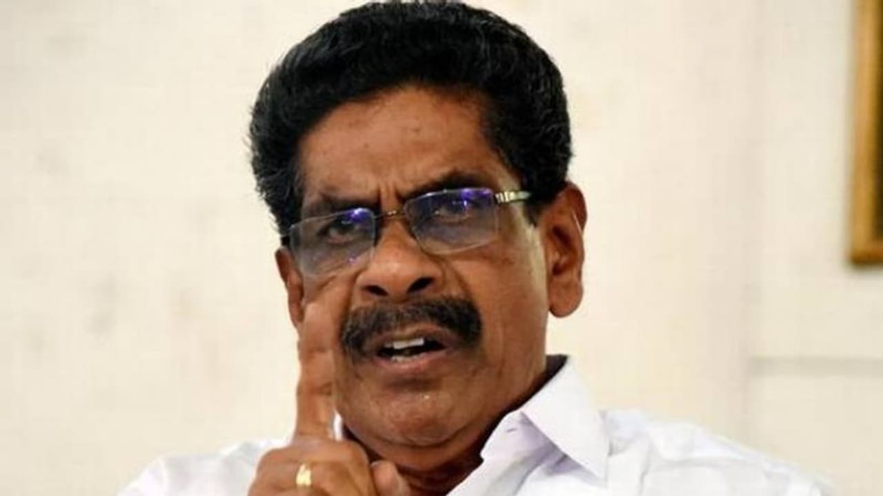 പ്രവാസികള്ക്ക് അയിത്തം കല്പ്പിക്കുന്നത് ക്രൂരത: മുഖ്യമന്ത്രി മേനി പറയുന്നതില് കാര്യമില്ലെന്നും മുല്ലപ്പള്ളി പ്രവാസികള്ക്ക് അയിത്തം കല്പ്പിക്കുന്നത് ക്രൂരത: മുഖ്യമന്ത്രി മേനി പറയുന്നതില് കാര്യമില്ലെന്നും മുല്ലപ്പള്ളി