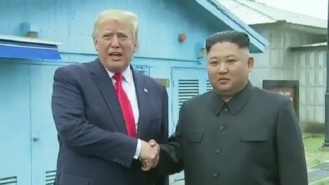 किम जोंग से मिलने उत्तर कोरिया पहुंचे ट्रंप, आखिर क्यों दिया इतना बड़ा सरप्राइज किम जोंग से मिलने उत्तर कोरिया पहुंचे ट्रंप, आखिर क्यों दिया इतना बड़ा सरप्राइज