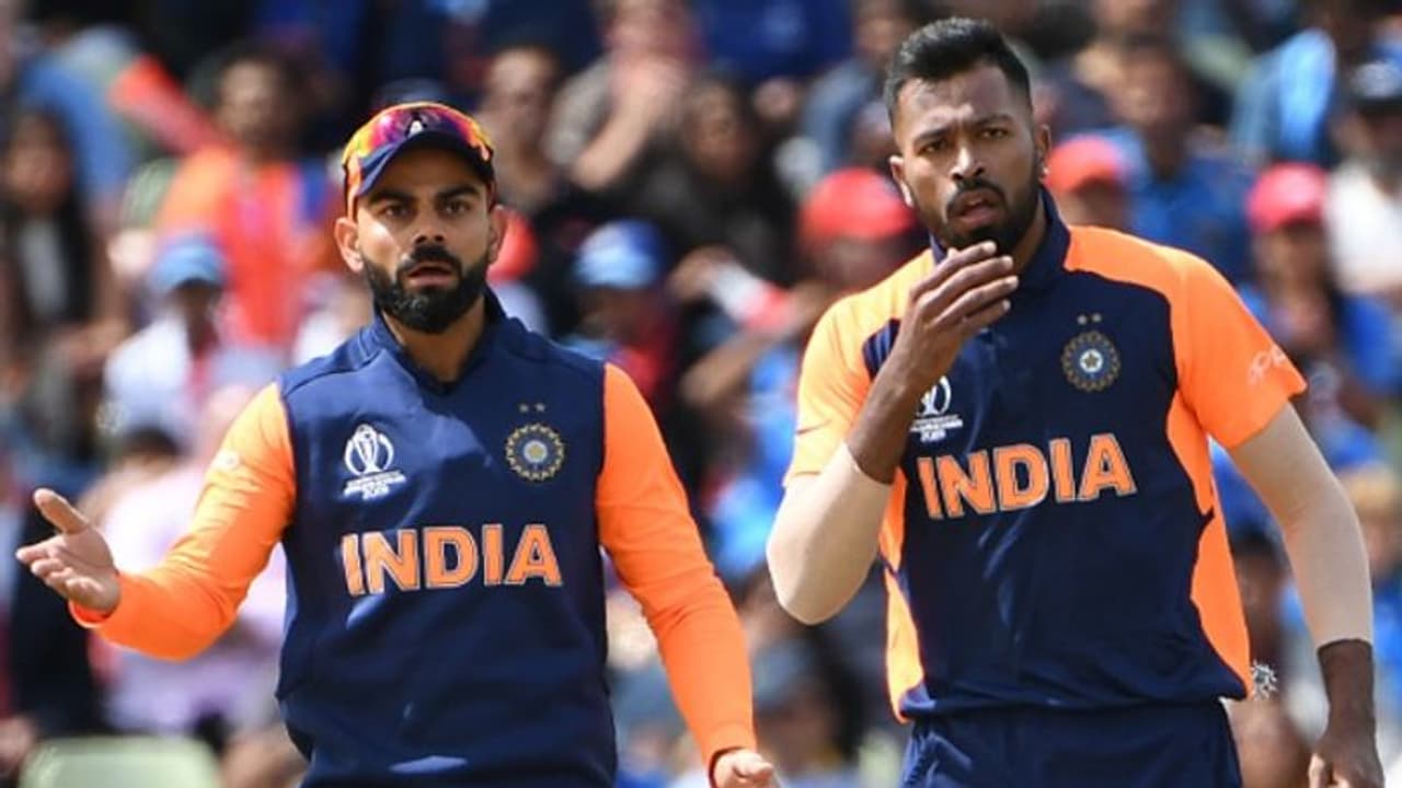 সত্যিই কি বুড়ো হলেন ধোনি, নাহলে এত বড় ভুল হল কী করে! অবাক কোহলিরা, দেখুন ভিডিও সত্যিই কি বুড়ো হলেন ধোনি, নাহলে এত বড় ভুল হল কী করে! অবাক কোহলিরা, দেখুন ভিডিও