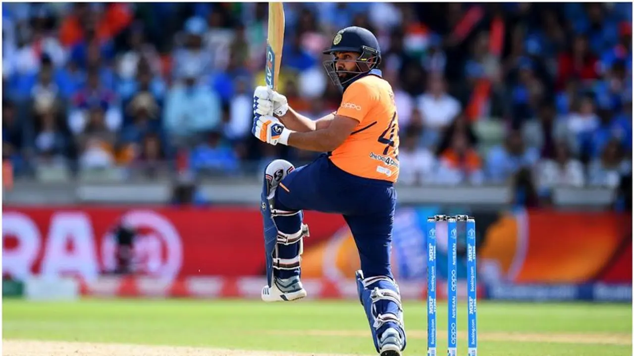 ఇంగ్లాండుపై మ్యాచ్: రోహిత్ సెంచరీ వృధా, చేతులెత్తేసిన ఇండియా ఇంగ్లాండుపై మ్యాచ్: రోహిత్ సెంచరీ వృధా, చేతులెత్తేసిన ఇండియా