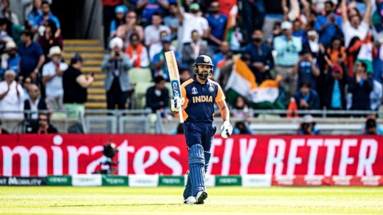 দায়িত্ববান শতরান, দাদাকে ছুঁয়ে ফেললেন হিটম্যান! তাও কাজ শেষ হল না দায়িত্ববান শতরান, দাদাকে ছুঁয়ে ফেললেন হিটম্যান! তাও কাজ শেষ হল না