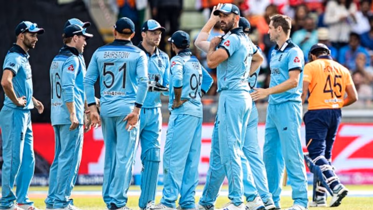 থামল ভারতের বিজয়রথ, সেমির পথে ফিরল ইংরেজদের বিশ্বকাপ গাড়ির চাকা থামল ভারতের বিজয়রথ, সেমির পথে ফিরল ইংরেজদের বিশ্বকাপ গাড়ির চাকা