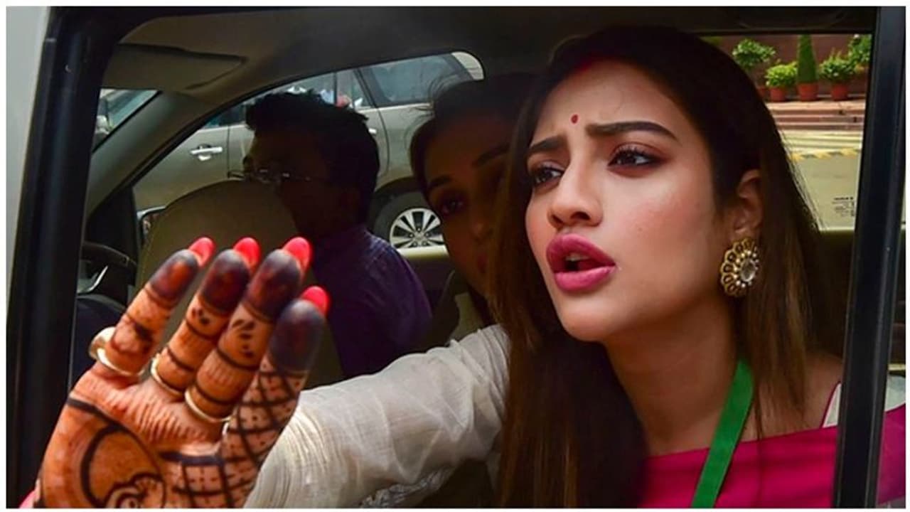 প্রশ্নবাণে জর্জরিত নুসরত, প্রতিবাদে সরব হলেন দেব তসলিমা প্রশ্নবাণে জর্জরিত নুসরত, প্রতিবাদে সরব হলেন দেব তসলিমা