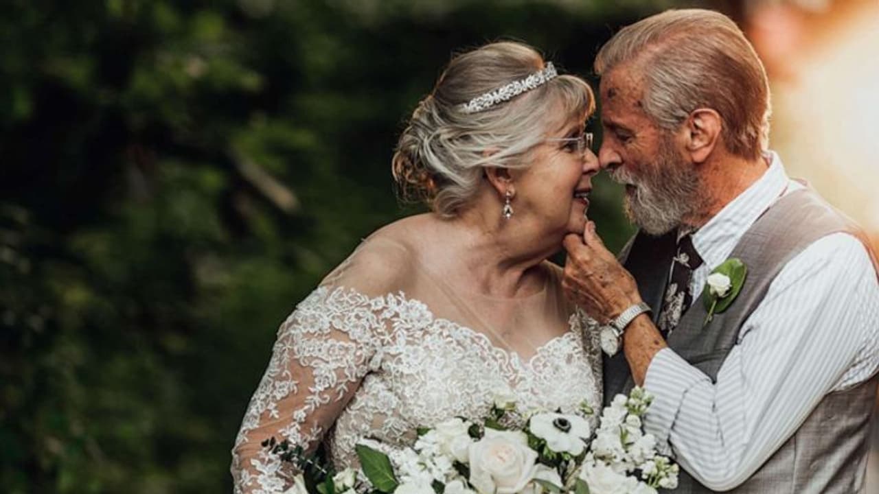 മുത്തശ്ശിയുടേയും മുത്തശ്ശന്‍റേയും വിവാഹ വാര്‍ഷികത്തിന് കൊച്ചുമകളുടെ വക കിടു ഫോട്ടോഷൂട്ട്