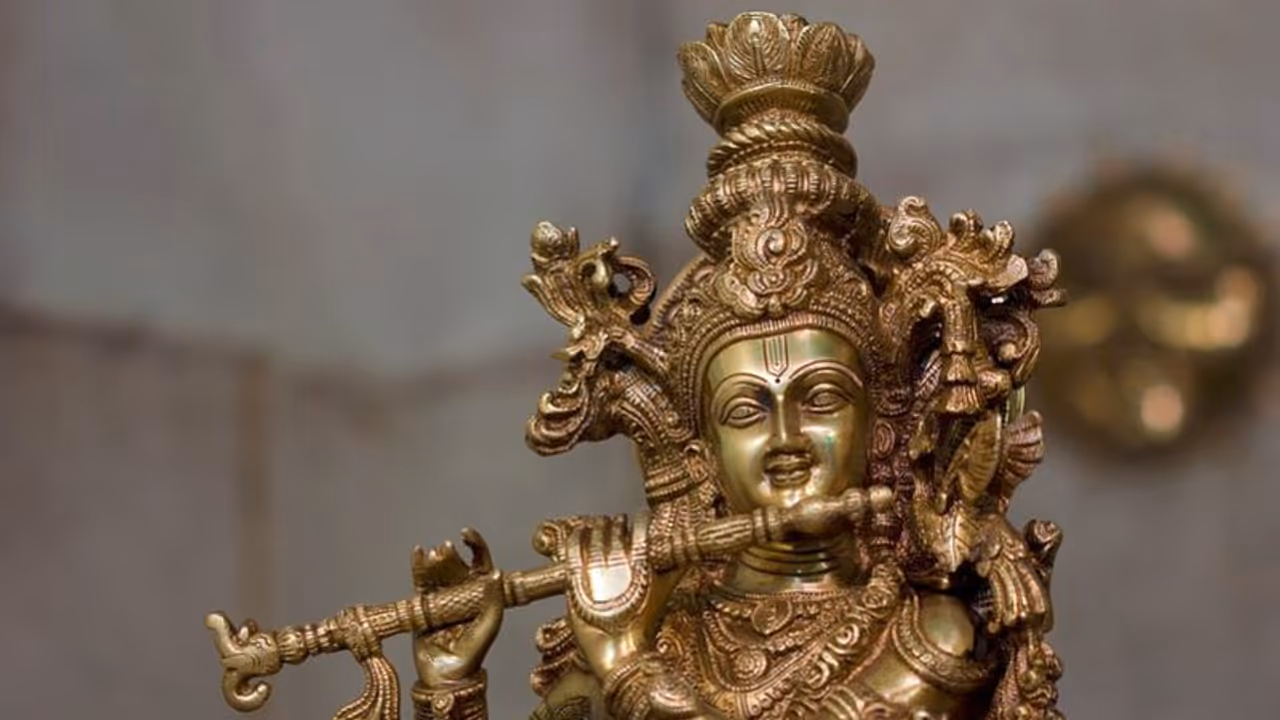 ভাবছেন কোথায় বসাবেন ঠাকুর! জানুন কোন ঠাকুর রাখলে সংসারে বজায় থাকবে শান্তি ভাবছেন কোথায় বসাবেন ঠাকুর! জানুন কোন ঠাকুর রাখলে সংসারে বজায় থাকবে শান্তি