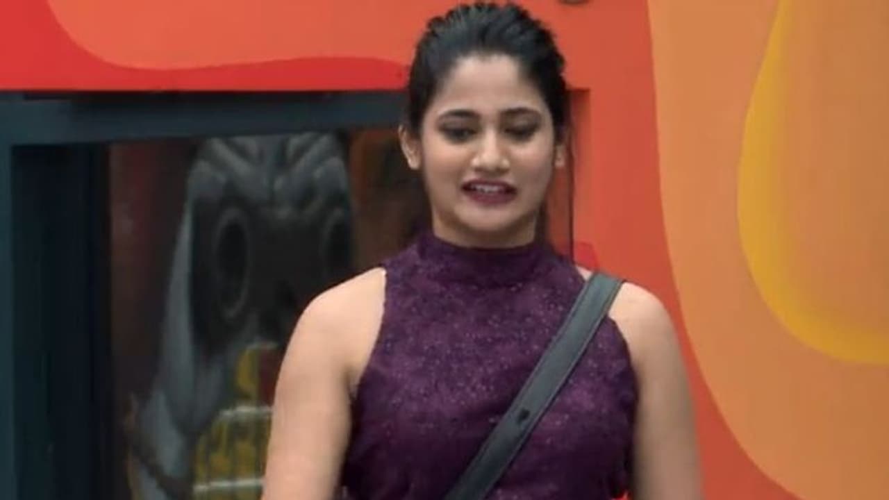 நடுரோட்டில் பிக்பாஸ் ஆர்மி செய்த செயல்! எழும் கண்டனங்கள்! நடுரோட்டில் பிக்பாஸ் ஆர்மி செய்த செயல்! எழும் கண்டனங்கள்!