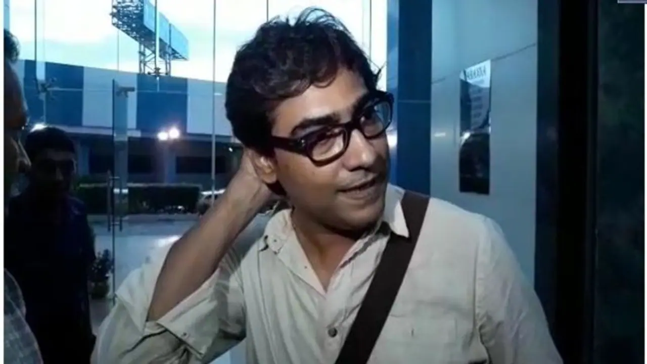 মাঠে নেমে কাজ করছেন বুদ্ধজীবীরা, ভাটপাড়ার মত নিয়ে মুখ্যমন্ত্রীর দরবারে মাঠে নেমে কাজ করছেন বুদ্ধজীবীরা, ভাটপাড়ার মত নিয়ে মুখ্যমন্ত্রীর দরবারে