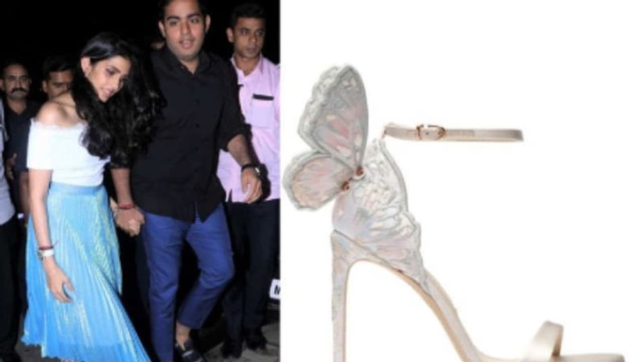 ചിത്രശലഭം പോലെ ആകാശ് അംബാനിയുടെ ഭാര്യയുടെ ചെരുപ്പ്; വില എത്രയെന്ന് സോഷ്യല് മീഡിയ ചിത്രശലഭം പോലെ ആകാശ് അംബാനിയുടെ ഭാര്യയുടെ ചെരുപ്പ്; വില എത്രയെന്ന് സോഷ്യല് മീഡിയ