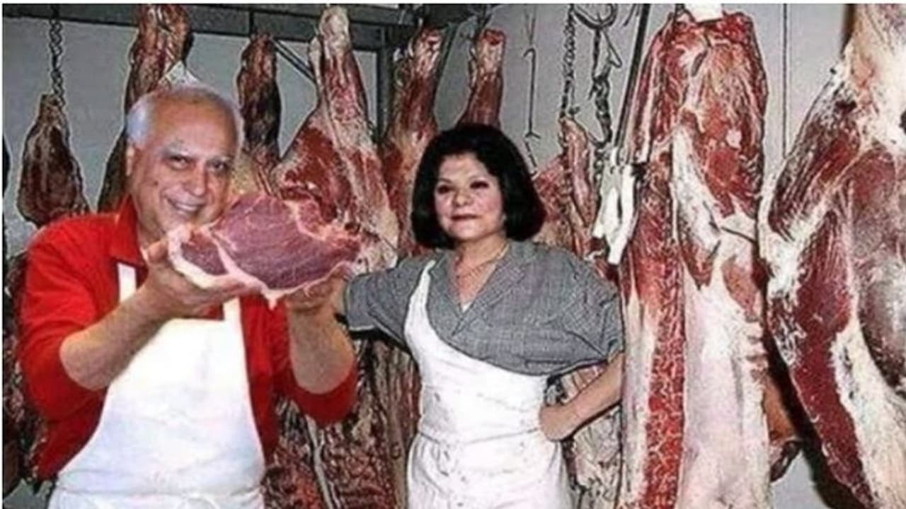 Fact Check: ಕಸಾಯಿಖಾನೆಯೊಳಗೆ ಇದ್ರಾ ಕಪಿಲ್ ಸಿಬಲ್ ಮತ್ತು ಅವರ ಪತ್ನಿ? Fact Check: ಕಸಾಯಿಖಾನೆಯೊಳಗೆ ಇದ್ರಾ ಕಪಿಲ್ ಸಿಬಲ್ ಮತ್ತು ಅವರ ಪತ್ನಿ?