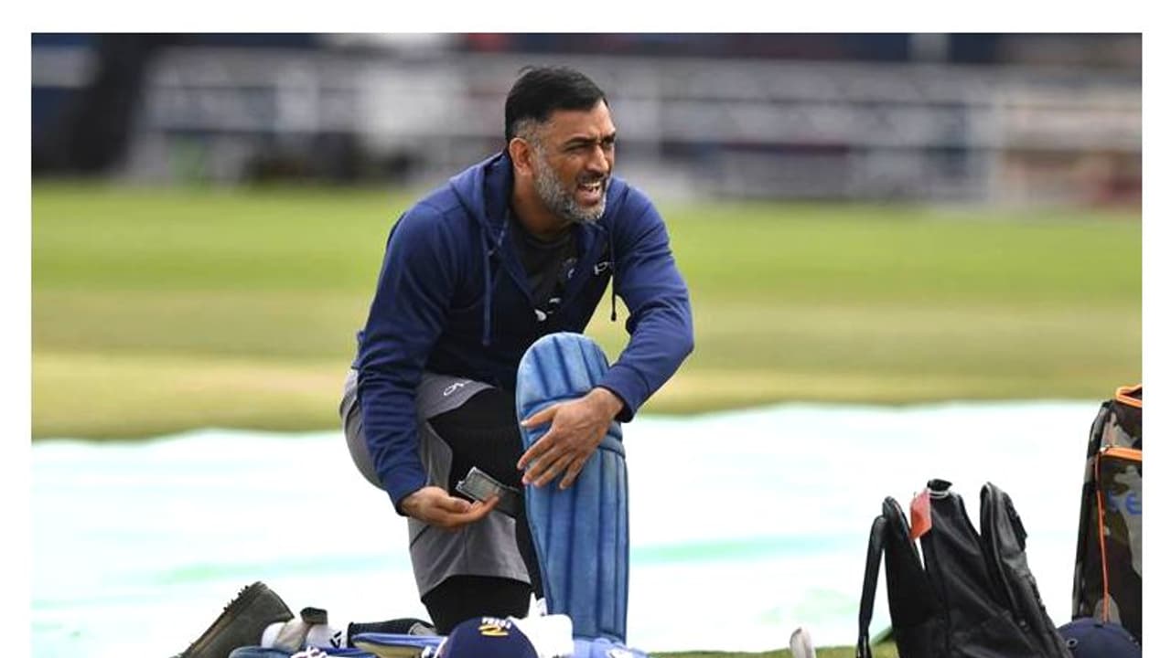 టీమిండియాకు మరో బిగ్ షాక్...ప్రపంచకప్ తర్వాత ధోని రిటైర్మెంట్ ఫిక్స్ టీమిండియాకు మరో బిగ్ షాక్...ప్రపంచకప్ తర్వాత ధోని రిటైర్మెంట్ ఫిక్స్