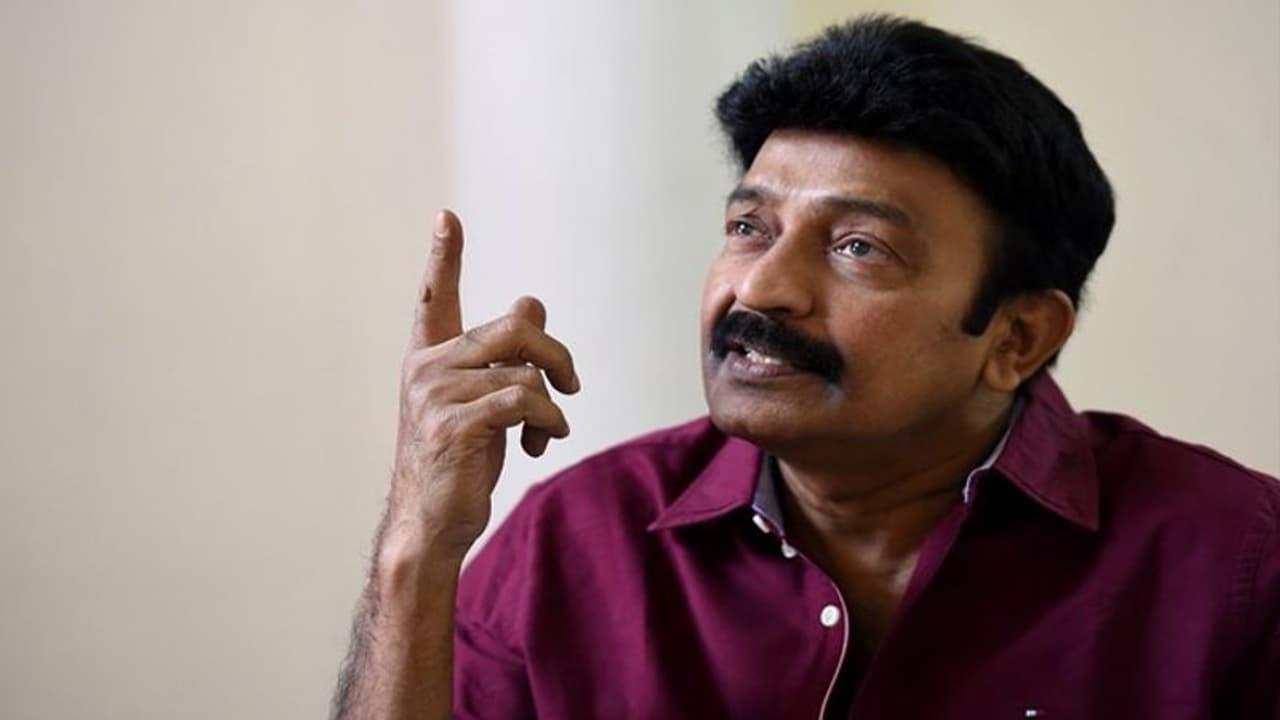 హీరో రాజశేఖర్ కి షాక్.. డ్రైవింగ్ లైసెన్స్ రద్దు..? హీరో రాజశేఖర్ కి షాక్.. డ్రైవింగ్ లైసెన్స్ రద్దు..?