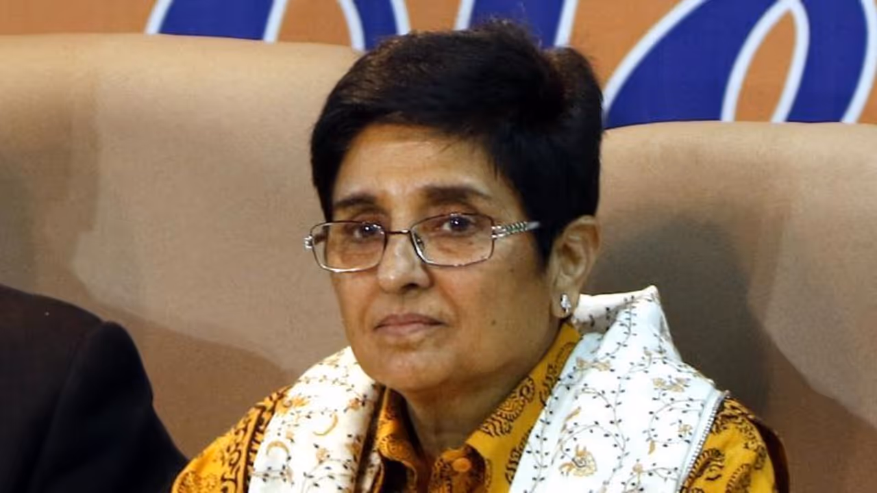 AIADMK workers stage protest in Chennai over Kiran Bedi's ‘highly derogatory’ remark on water crisis