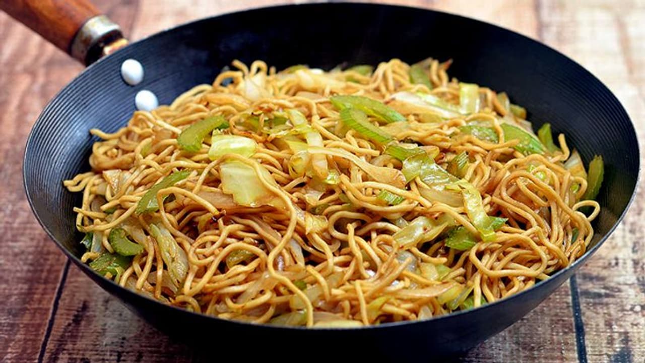 चाउमीन खाने के बाद फट गए फेफड़े, डॉक्टरों ने इस तरह से बचाई बच्चे की जान चाउमीन खाने के बाद फट गए फेफड़े, डॉक्टरों ने इस तरह से बचाई बच्चे की जान