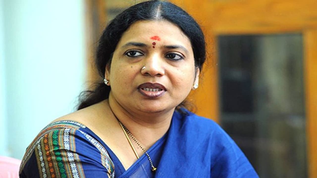 మునుగోడు ఉప ఎన్నిక : బీజేపీ స్టార్ క్యాంపెనర్లలో జీవితా రాజశేఖర్.. మునుగోడు ఉప ఎన్నిక : బీజేపీ స్టార్ క్యాంపెనర్లలో జీవితా రాజశేఖర్..