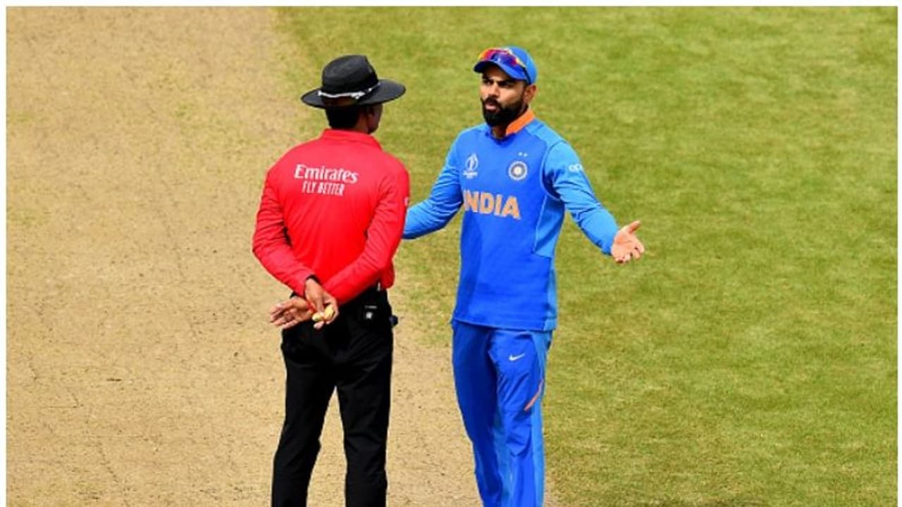 టీమిండియాకు షాక్: కోహ్లీపై వేలాడుతున్న నిషేధం కత్తి టీమిండియాకు షాక్: కోహ్లీపై వేలాడుతున్న నిషేధం కత్తి