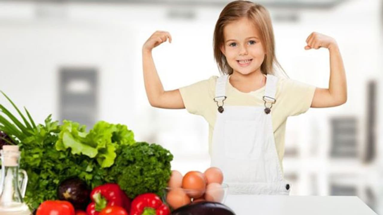 കുട്ടികൾക്ക് വേണ്ടത് ഹെൽത്തി ഫുഡ്; നൽകാം ഈ 4 ഭക്ഷണങ്ങൾ കുട്ടികൾക്ക് വേണ്ടത് ഹെൽത്തി ഫുഡ്; നൽകാം ഈ 4 ഭക്ഷണങ്ങൾ