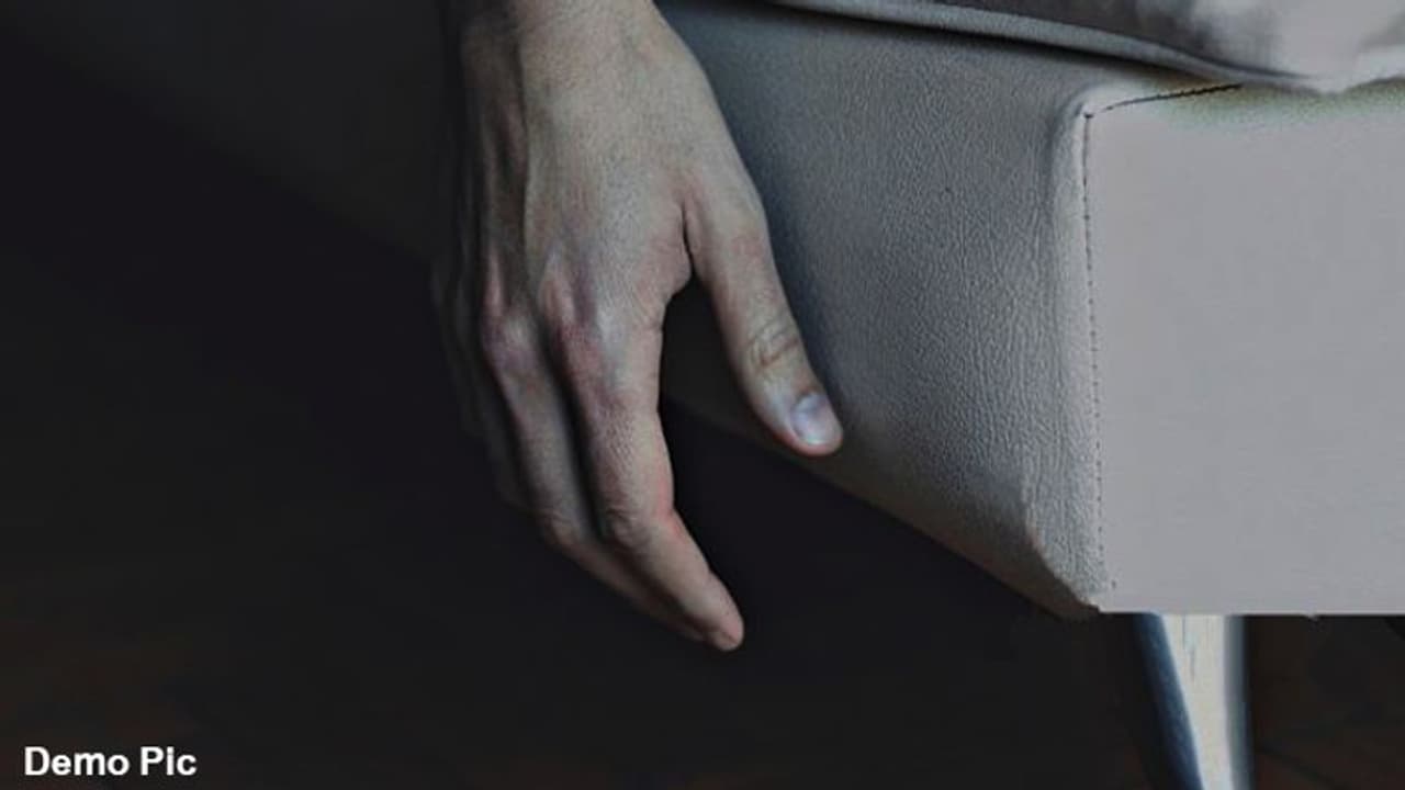 रात को पति पत्नी में हुई लड़ाई, सुबह बिस्तर पर मिली महिला की बॉडी रात को पति पत्नी में हुई लड़ाई, सुबह बिस्तर पर मिली महिला की बॉडी