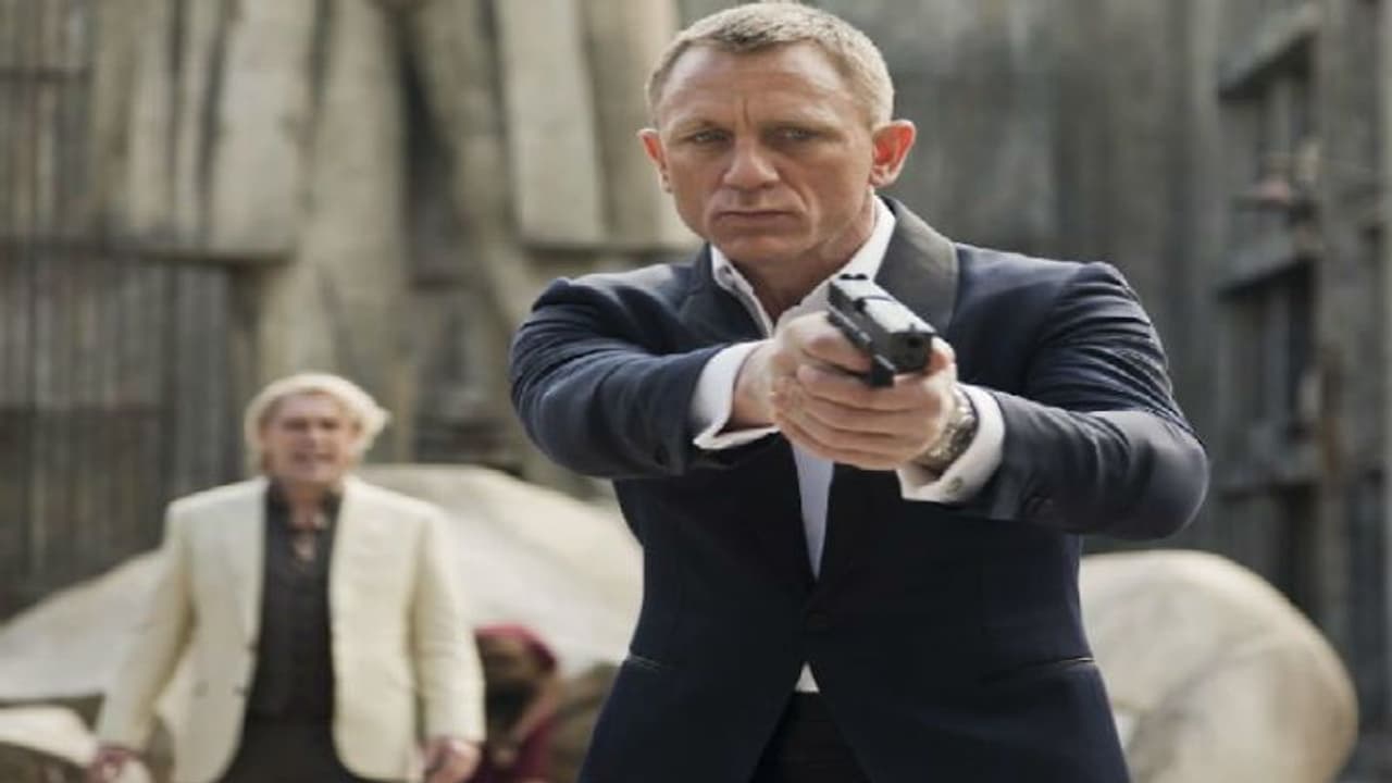 जेम्स बॉन्ड फिल्म के सेट पर महिला टॉयलेट में पकड़ा गया खुफिया कैमरा जेम्स बॉन्ड फिल्म के सेट पर महिला टॉयलेट में पकड़ा गया खुफिया कैमरा