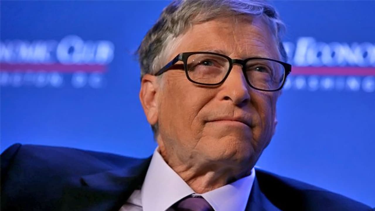 বিল গেটস কে পিছনে ফেলে বিশ্বের দ্বিতীয় ধনী ব্যক্তি কে হলেন বিল গেটস কে পিছনে ফেলে বিশ্বের দ্বিতীয় ধনী ব্যক্তি কে হলেন