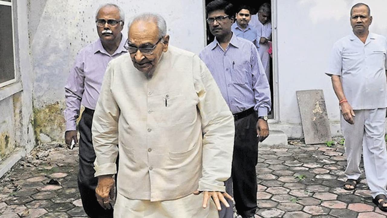 కాంగ్రెస్ సీనియర్ నేత మోతీలాల్ వోరా కన్నుమూత కాంగ్రెస్ సీనియర్ నేత మోతీలాల్ వోరా కన్నుమూత