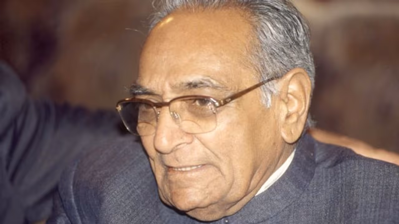 ആരാണീ മോത്തിലാൽ വോറ, രാഹുലിൽ നിന്നും ബാറ്റൺ ഏറ്റുവാങ്ങാൻ നിയുക്തനായ താൽക്കാലിക പ്രസിഡന്റ്.. ?