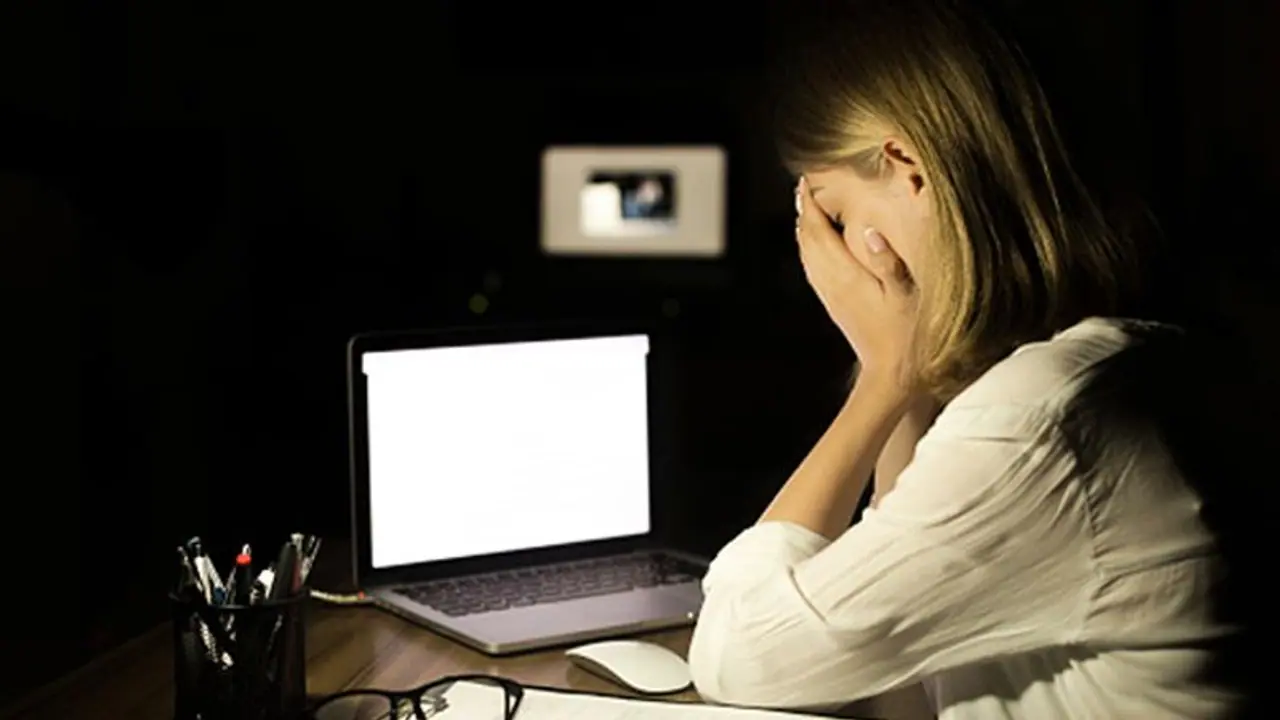 Journalist becomes victim of cyberbullying on Facebook; trend on the rise Journalist becomes victim of cyberbullying on Facebook; trend on the rise