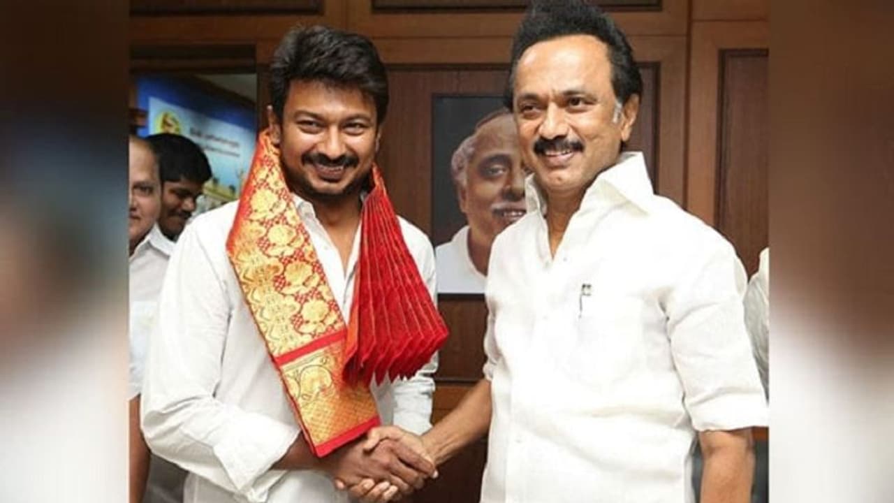 14ஆம் தேதி அமைச்சராக பதவி ஏற்கிறாரா உதயநிதி..? எந்த துறை ஒதுக்கீடு செய்யப்படுகிறது..? வெளியான பரபரப்பு தகவல் 14ஆம் தேதி அமைச்சராக பதவி ஏற்கிறாரா உதயநிதி..? எந்த துறை ஒதுக்கீடு செய்யப்படுகிறது..? வெளியான பரபரப்பு தகவல்