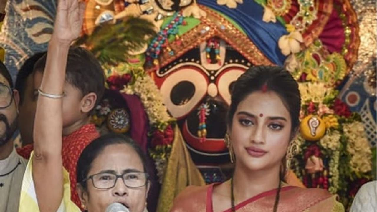 ಜಾತ್ಯಾತೀತ ಭಾರತದ ಸ್ವರೂಪ ಬದಲಾಗಿದೆ: ನುಸ್ರತ್ ಬಂದ್ಮೇಲೆ ಏನೇನಾಗಿದೆ? ಜಾತ್ಯಾತೀತ ಭಾರತದ ಸ್ವರೂಪ ಬದಲಾಗಿದೆ: ನುಸ್ರತ್ ಬಂದ್ಮೇಲೆ ಏನೇನಾಗಿದೆ?