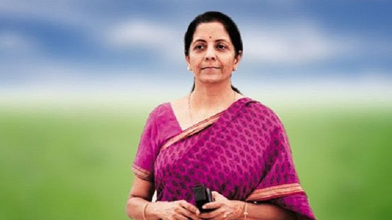 महिला वित्तमंत्री 49 साल के बाद पेश कर रही हैं देश का बजट, बड़ी चुनौतियों के साथ बेहतर भविष्य की उम्मीद