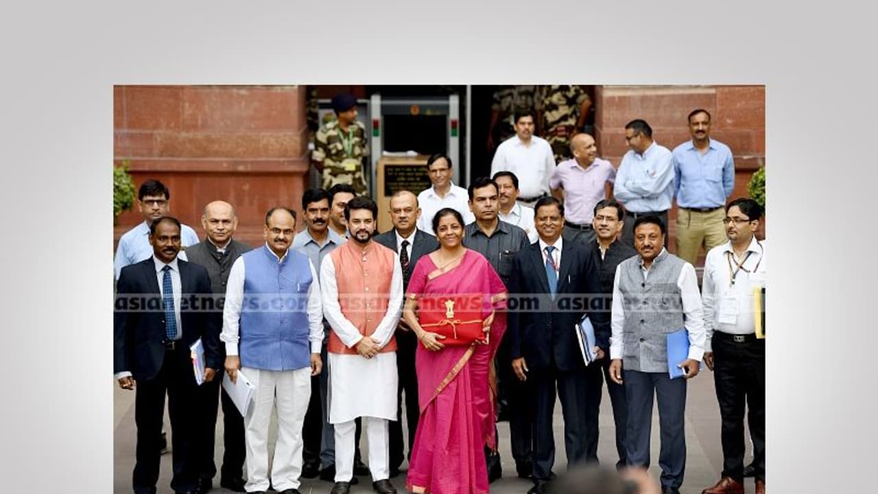 కేంద్ర బడ్జెట్... నిర్మలాసీతారామన్ టీం ఇదే.. కేంద్ర బడ్జెట్... నిర్మలాసీతారామన్ టీం ఇదే..