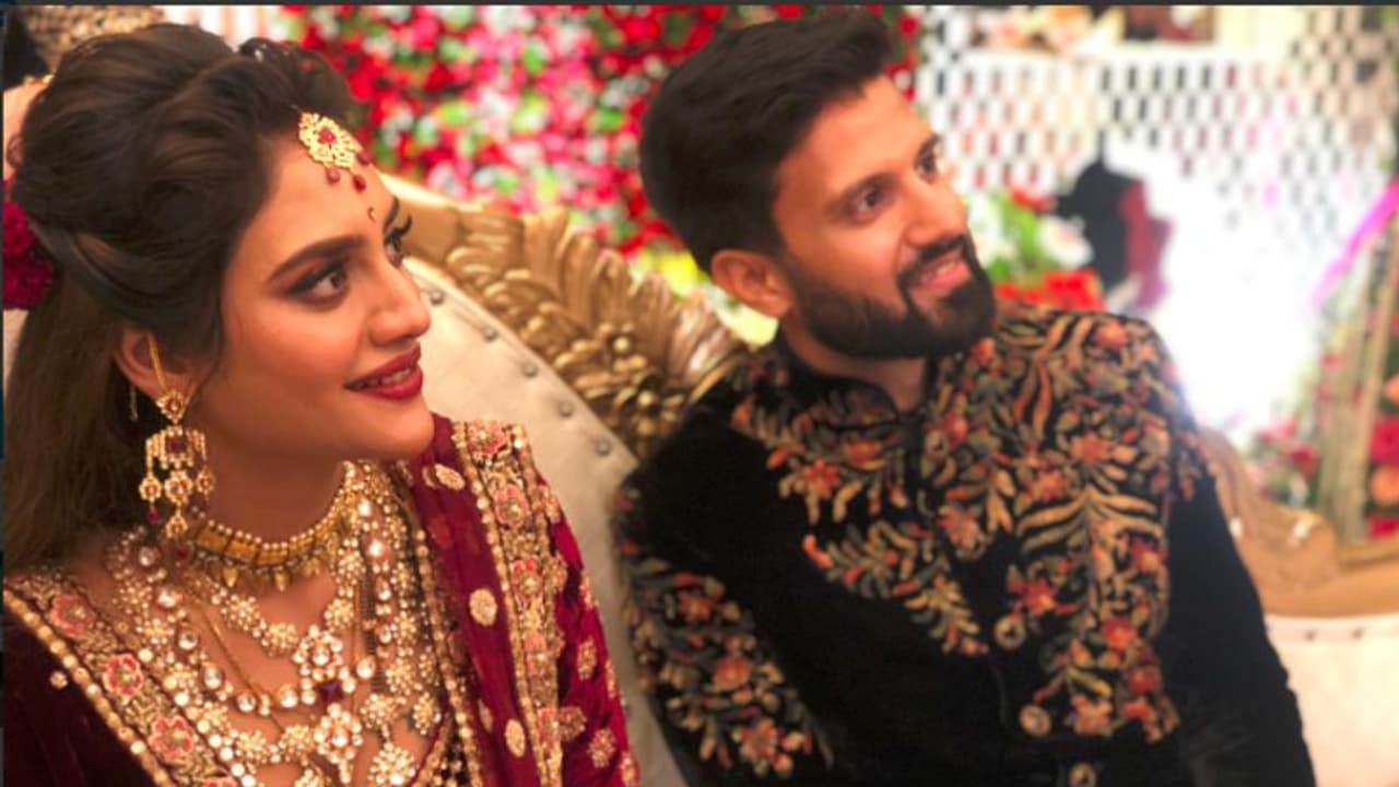 কীভাবে সেজে উঠেছিল রিসেপশনের আসর, কতটা উত্তেজনা, সবই শেয়ার করলেন নুসরত