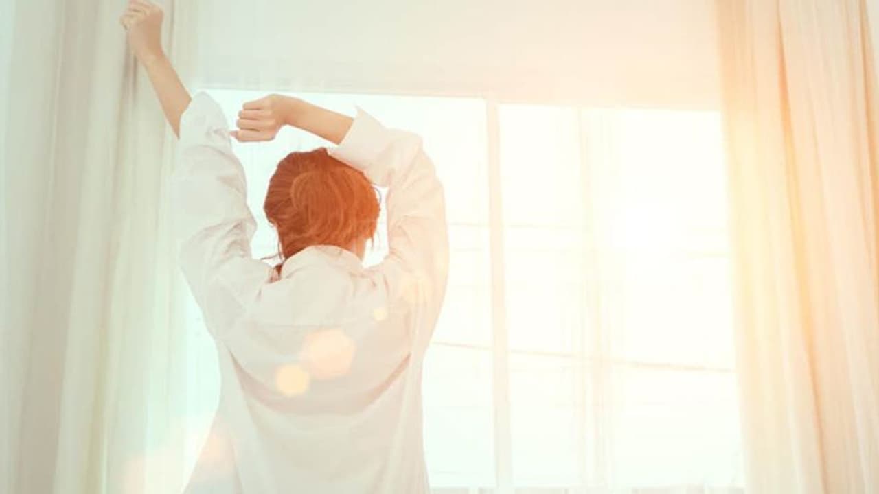 നേരത്തെ എഴുന്നേൽക്കുന്ന സ്ത്രീകൾക്ക് സ്തനാർബുദം വരാനുള്ള സാധ്യത കുറവാണെന്ന് പഠനം നേരത്തെ എഴുന്നേൽക്കുന്ന സ്ത്രീകൾക്ക് സ്തനാർബുദം വരാനുള്ള സാധ്യത കുറവാണെന്ന് പഠനം