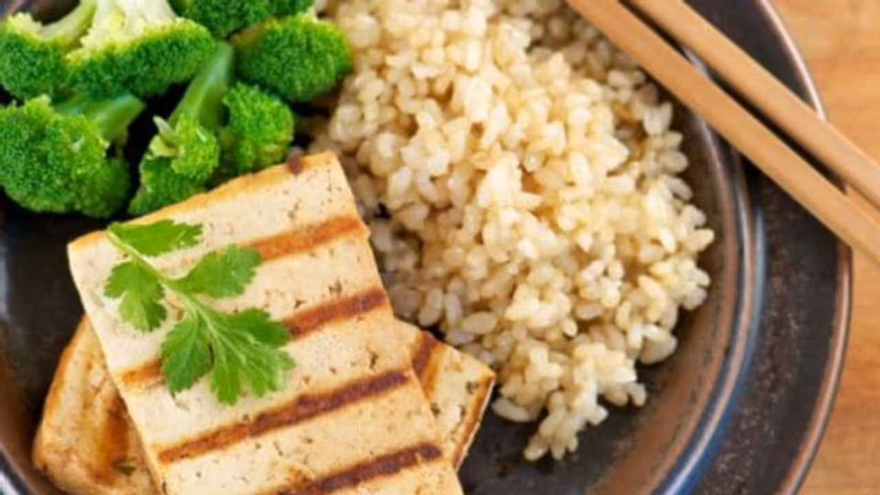 എല്ലുകളുടെ ബലം കൂട്ടാന്‍ ഈ ഭക്ഷണങ്ങള്‍ കഴിക്കാം...