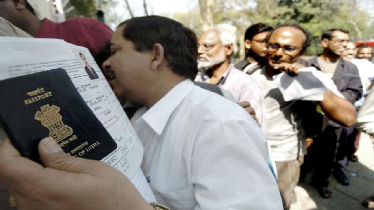 ১৮০ দিনের প্রতীক্ষা শেষ, এখন থেকে হাতে হাতেই আধার প্রবাসী ভারতীয়দের ১৮০ দিনের প্রতীক্ষা শেষ, এখন থেকে হাতে হাতেই আধার প্রবাসী ভারতীয়দের