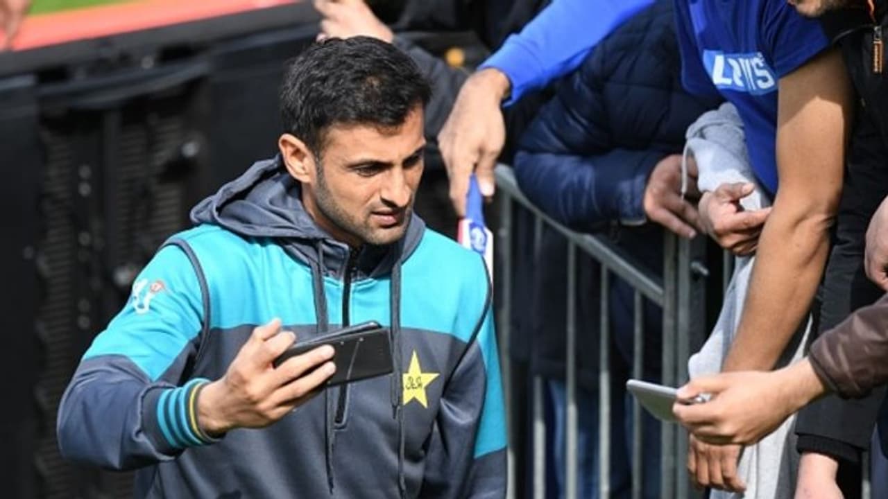 বিদায়ী ম্যাচ নয়, শোয়েব মালিককে বিদায়ী নৈশভোজ দেওয়া হোক! কেন বলছেন আক্রম বিদায়ী ম্যাচ নয়, শোয়েব মালিককে বিদায়ী নৈশভোজ দেওয়া হোক! কেন বলছেন আক্রম