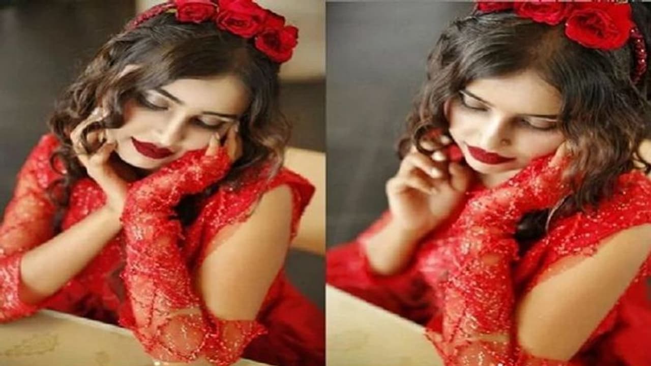 बिग बॉस 12 की कंटेस्टेंट उर्वशी का नया अवतार, पहचान नहीं पाए लोग बिग बॉस 12 की कंटेस्टेंट उर्वशी का नया अवतार, पहचान नहीं पाए लोग