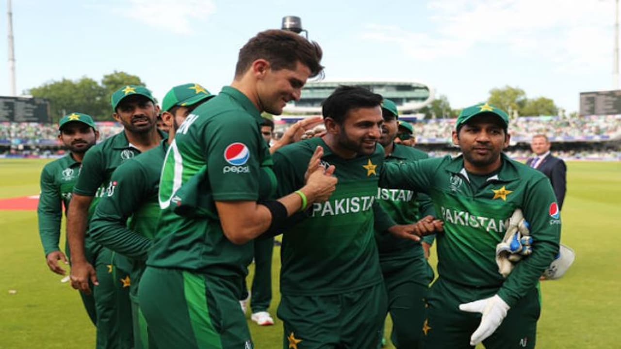 বিশ্বকাপে ব্যর্থ হয়ে অবসর, শোয়েবকে নিয়ে তবু গর্বিত সানিয়া বিশ্বকাপে ব্যর্থ হয়ে অবসর, শোয়েবকে নিয়ে তবু গর্বিত সানিয়া