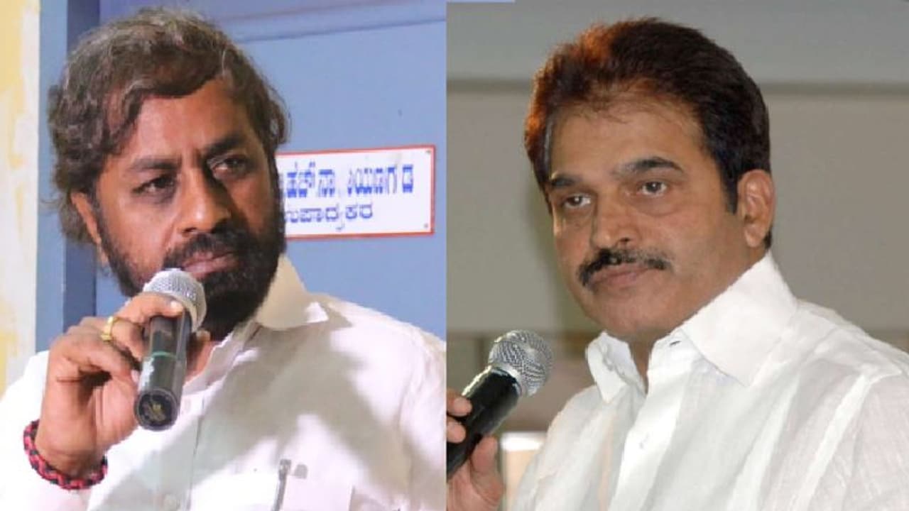 ರಾಮಲಿಂಗಾ ರೆಡ್ಡಿ ರಾಜೀನಾಮೆ: ಖಂಡ್ರೆಗೆ ವೇಣುಗೋಪಾಲ್ ಕಜ್ಜಾಯ! ರಾಮಲಿಂಗಾ ರೆಡ್ಡಿ ರಾಜೀನಾಮೆ: ಖಂಡ್ರೆಗೆ ವೇಣುಗೋಪಾಲ್ ಕಜ್ಜಾಯ!