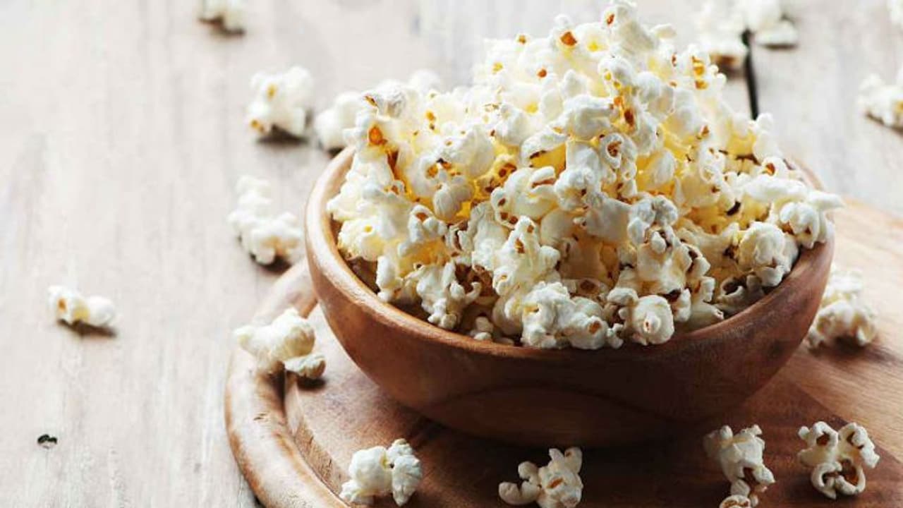 వంటనూనెలో ఉమ్మివేసిన పాప్ కార్న్ వ్యాపారి.. అరెస్ట్..