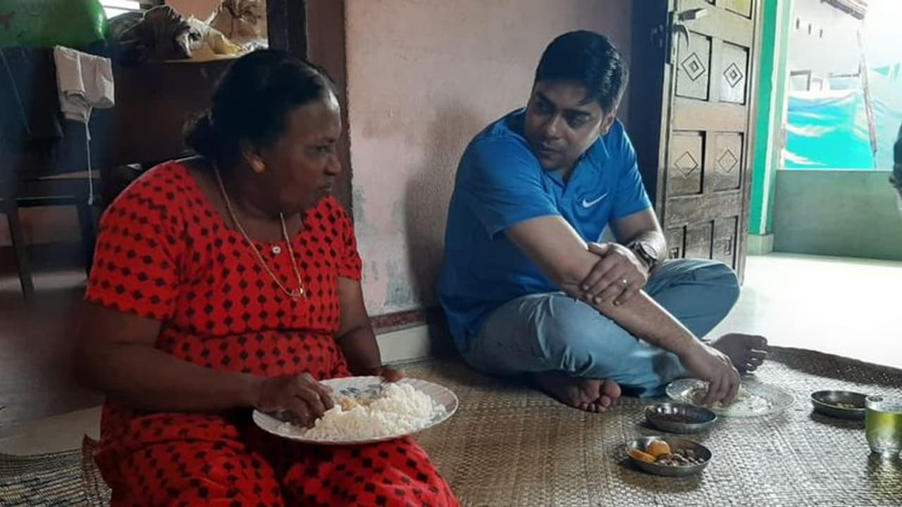 'ചെല്ലാനത്തിനൊപ്പം ഒരുദിവസം'; എറണാകുളം കളക്ടറുടെ ജനകീയ ഇടപെടലുകള് 'ചെല്ലാനത്തിനൊപ്പം ഒരുദിവസം'; എറണാകുളം കളക്ടറുടെ ജനകീയ ഇടപെടലുകള്