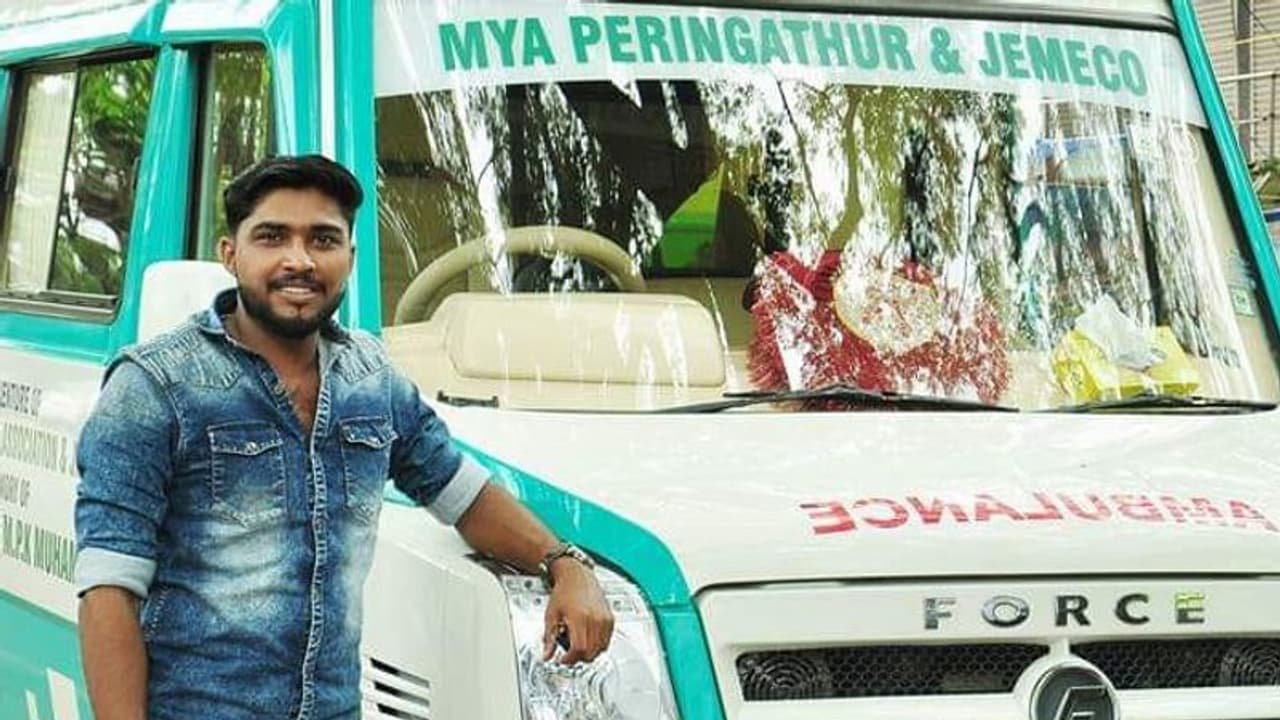 'എന്നെ ബാധിക്കാത്ത പ്രശ്നമാണെന്ന് കരുതി പോയിരുന്നെങ്കില്‍'; ആംബുലന്‍സ് ഡ്രൈവറെക്കുറിച്ചുള്ള കുറിപ്പ്