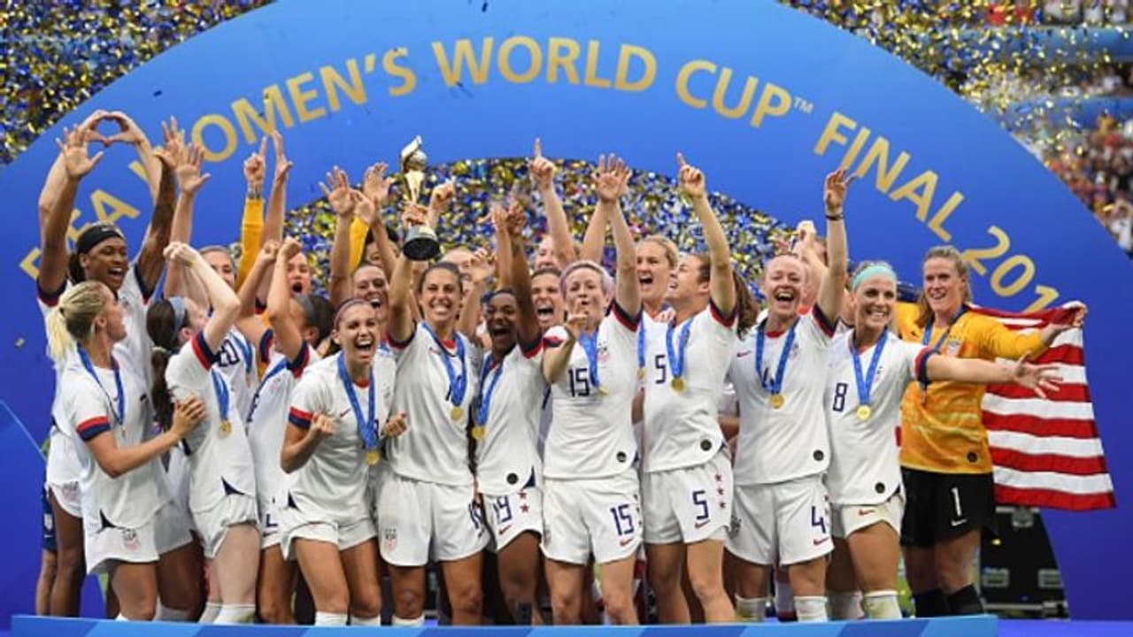 চতুর্থবার বিশ্বজয়ী মার্কিন যুক্তরাষ্ট্র! সমাপ্ত একমাসের ফুটবল যুদ্ধ