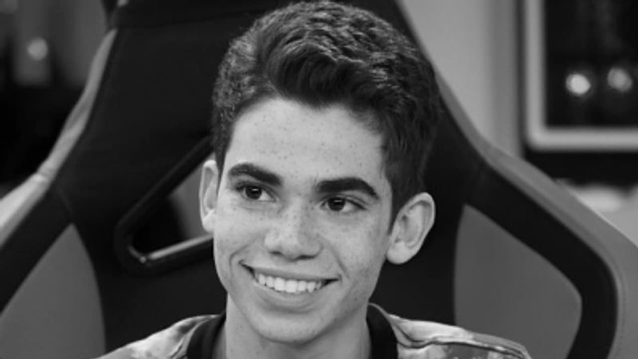 মাত্র ২০ বছর বয়সে প্রয়াত ডিজনি তারকা ক্যামেরন বয়েস মাত্র ২০ বছর বয়সে প্রয়াত ডিজনি তারকা ক্যামেরন বয়েস