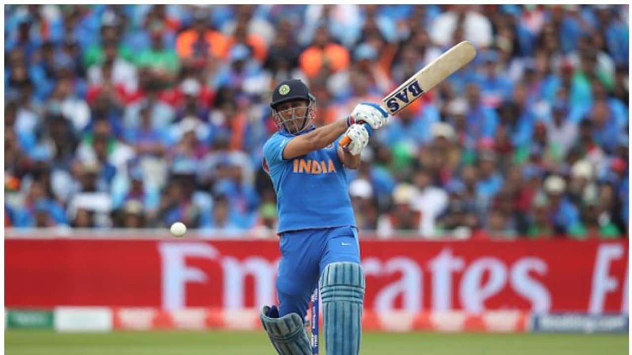 ധോണി ഏറ്റവും മികച്ച ഫിനിഷര്, അയാളെപ്പോലെ ആവണം; തുറന്നുപറഞ്ഞ് ഓസീസ് താരം ധോണി ഏറ്റവും മികച്ച ഫിനിഷര്, അയാളെപ്പോലെ ആവണം; തുറന്നുപറഞ്ഞ് ഓസീസ് താരം