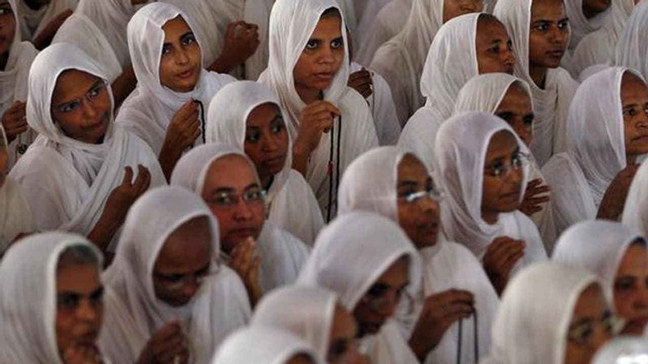 സന്യാസത്തിലേക്ക് ആകര്‍ഷിക്കപ്പെടുന്ന യുവത്വം, കൂടുതലും പെണ്‍കുട്ടികള്‍; എന്താണ് കാരണം?