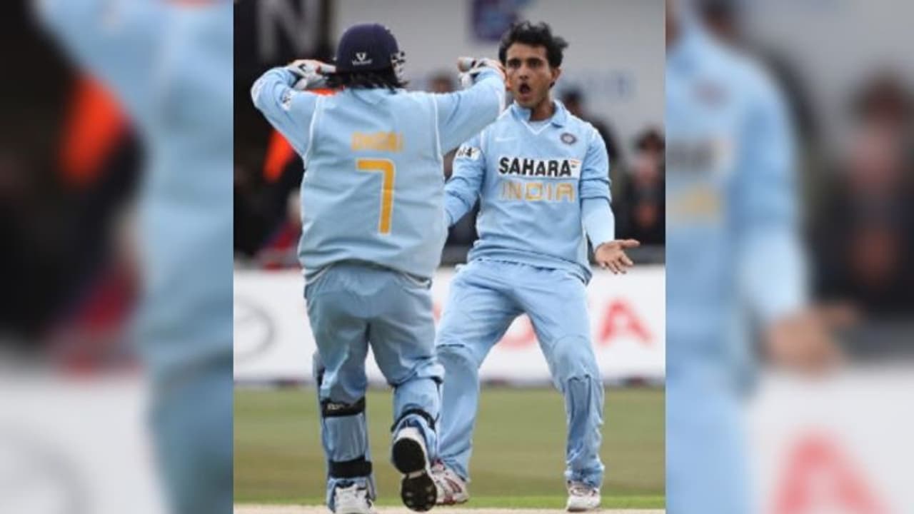 দাদা না ধোনি, ভাঙন ধরাতে চেষ্টা করল আইসিসি! ভক্তেরা দিলেন উপযুক্ত জবাব দাদা না ধোনি, ভাঙন ধরাতে চেষ্টা করল আইসিসি! ভক্তেরা দিলেন উপযুক্ত জবাব